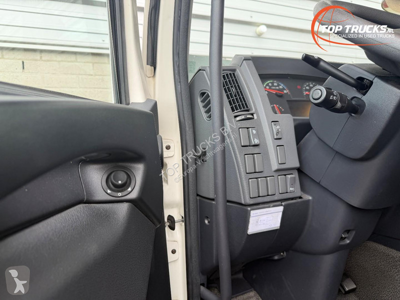 Teherautó Volvo 12210 Refrigerated/Freezer -...