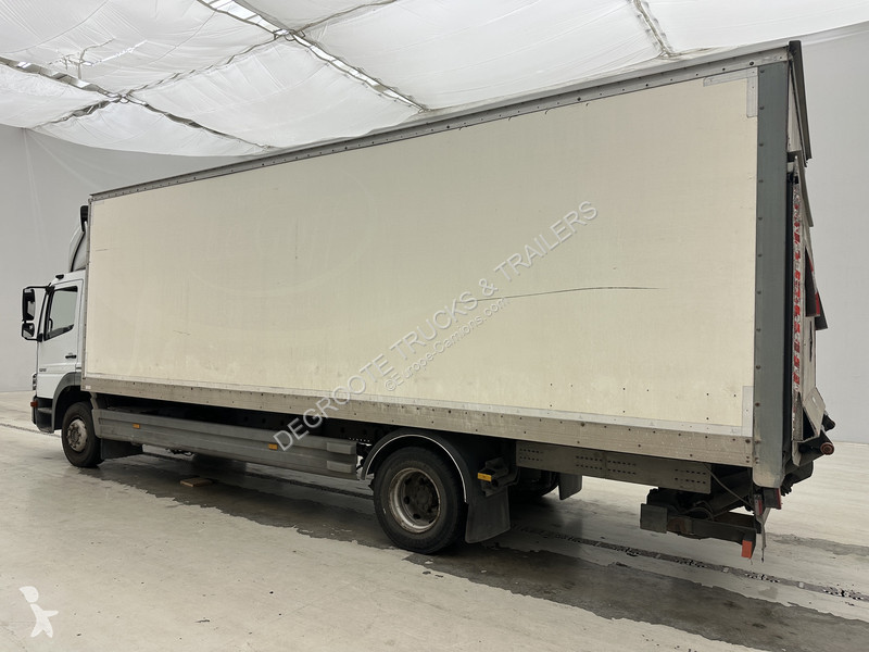 Camión Mercedes 1218
