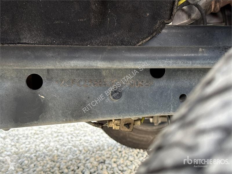 Camión Iveco 35C12 Dump Truck (Inoperable)