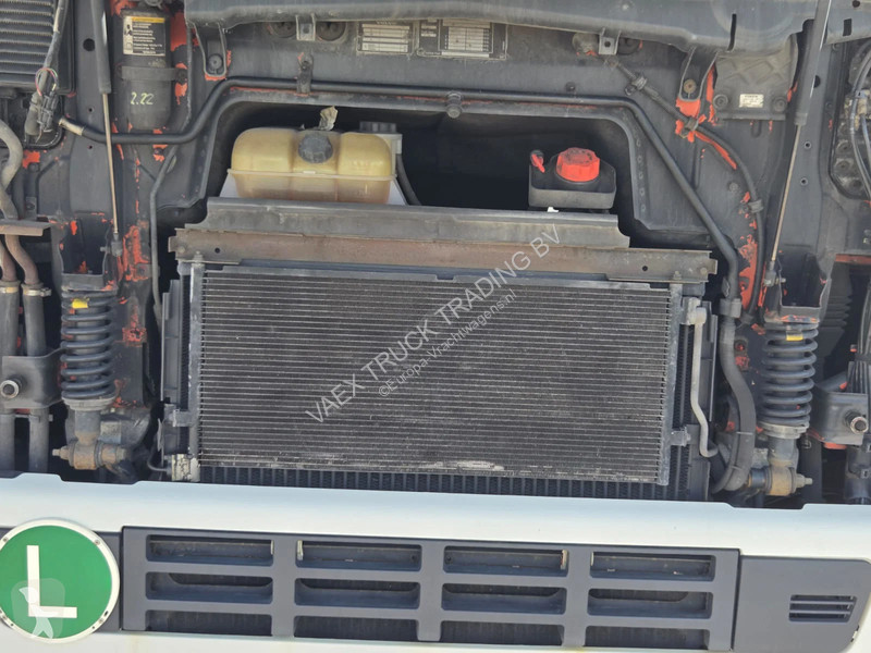 Teherautó Volvo 420 Globetrotter XL 6x2*4 - BDF...