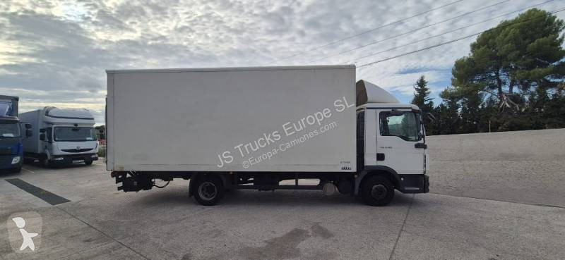 MAN 8.180 truck