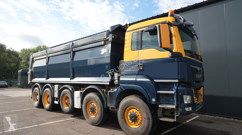 Camión MAN 49.440 10x8 tipper 486.300km