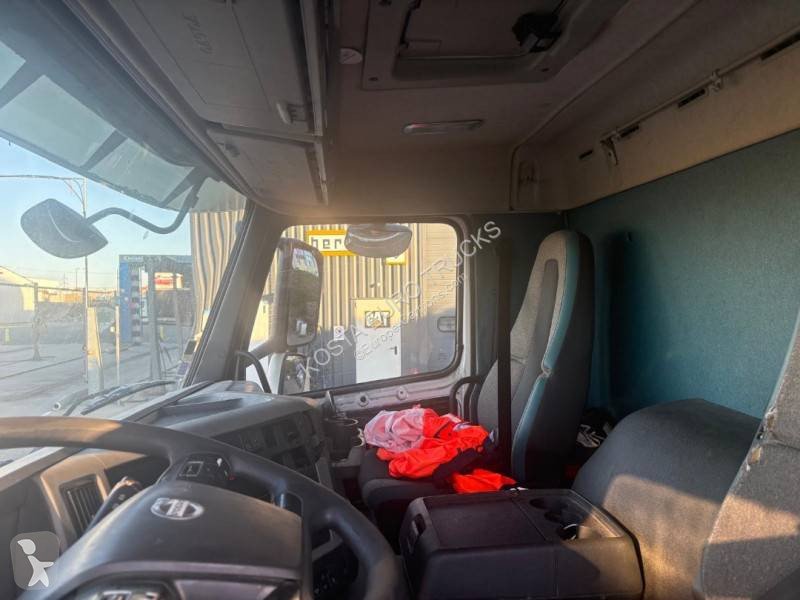 Engin de voirie Volvo 450
