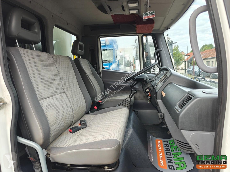 Camion Nissan 4x2 Day Cab Euro5 - 8T - Boxed...