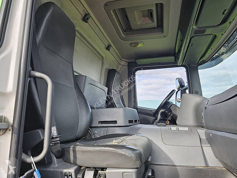 Camião Scania 320 getraenke
