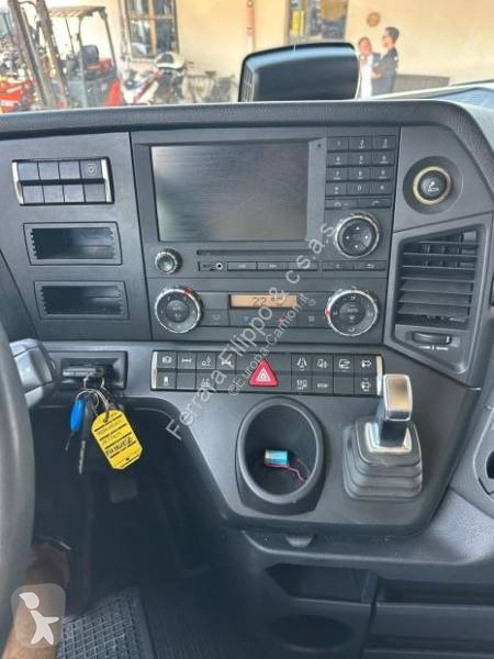 Lastbil Mercedes 2548
