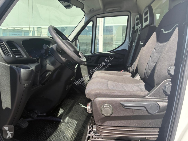 Грузовик Iveco  35C16H