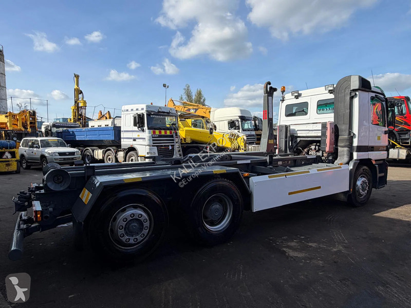 Camion Mercedes 2546 Containersystem - V6 -...