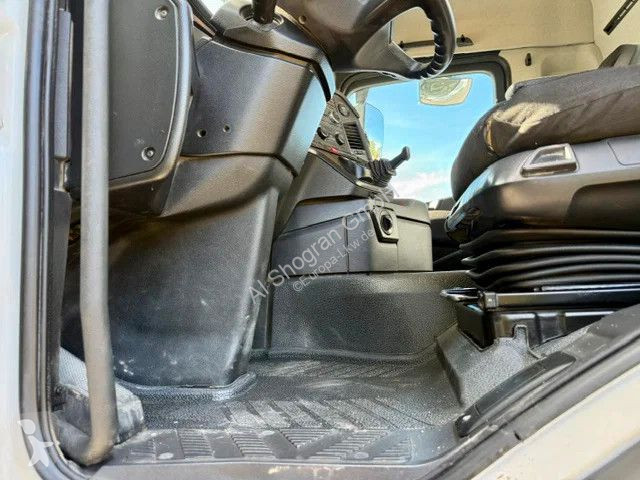Грузовик Mercedes 3243...