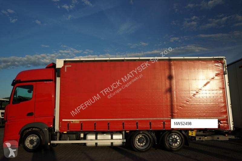 Грузовик Mercedes 2545