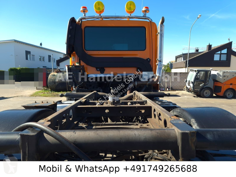 Грузовик Unimog...