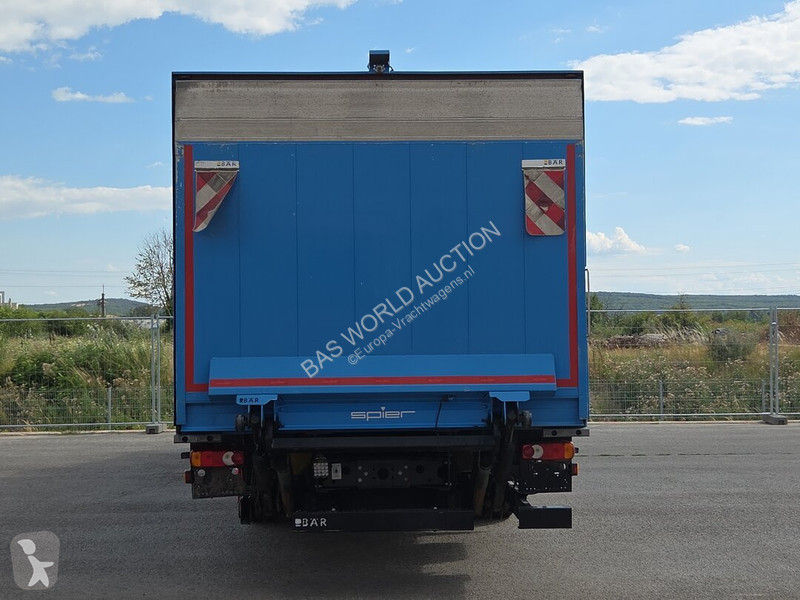 Camião Iveco 140E220