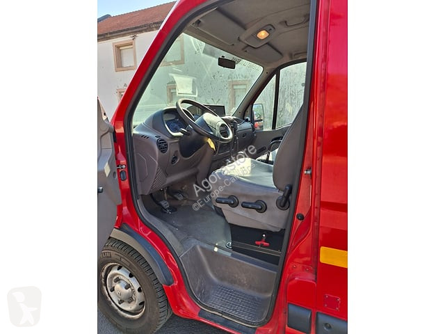 Vrachtwagen  RENAULT MASTER DIESEL L2H2 - POMPIERS