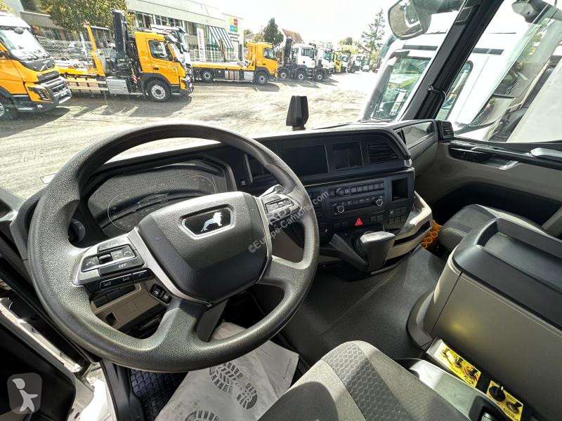 MAN 35.430 truck
