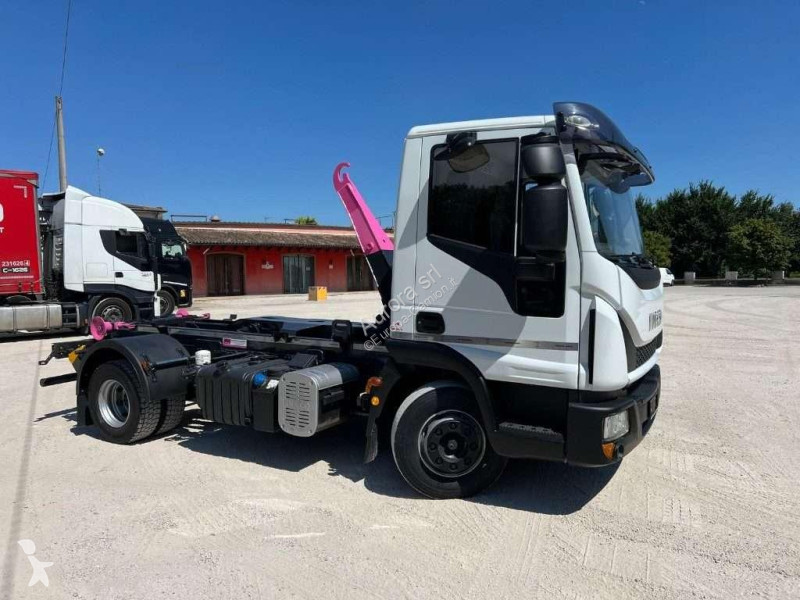 Kamion Iveco 120EL18 SCARRABILE