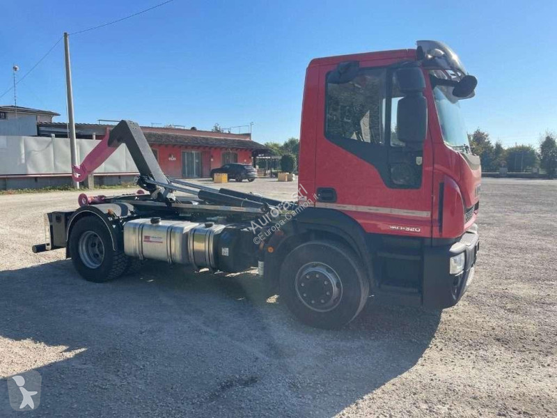 Camion Iveco EUROCARGO 160E SCARRABILE
