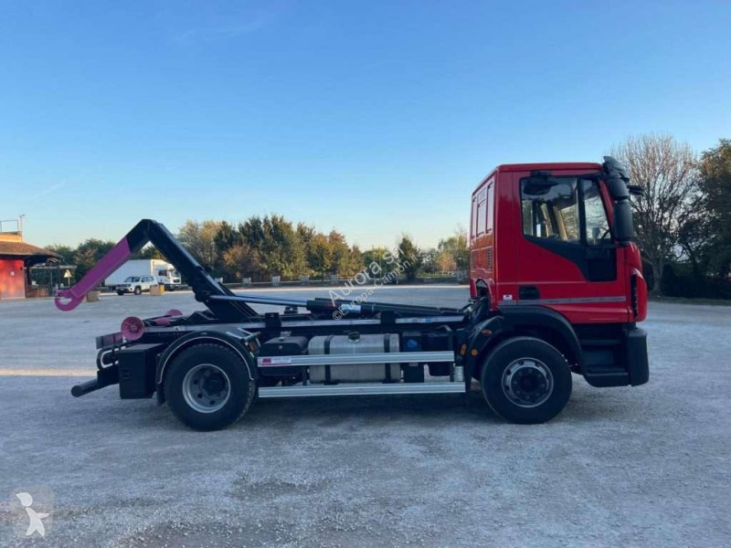 Camion Iveco EUROCARGO 160E32 CON SCARRABILE NUOVO