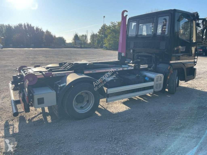 Camion Iveco EUROCARGO 75E18 CON SCARRABILE NUOVO