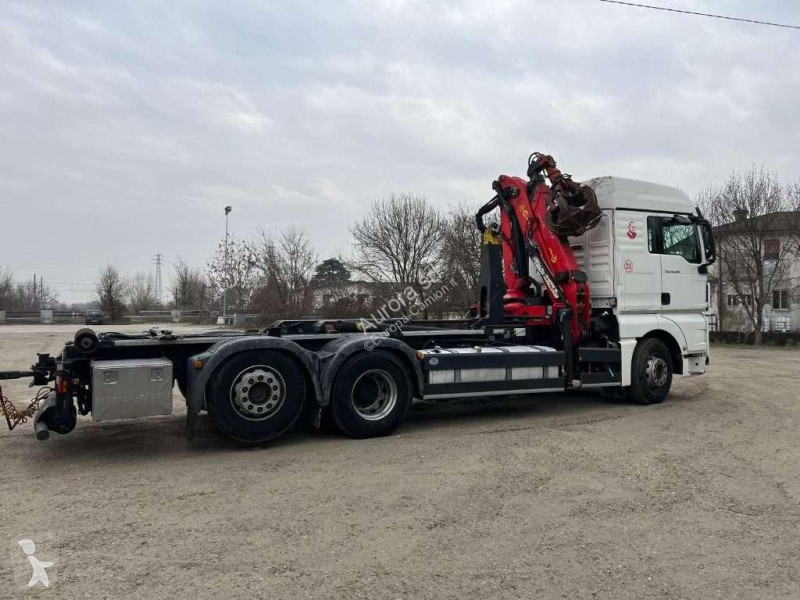 Camion MAN TGX SCARRABILE CON GRU