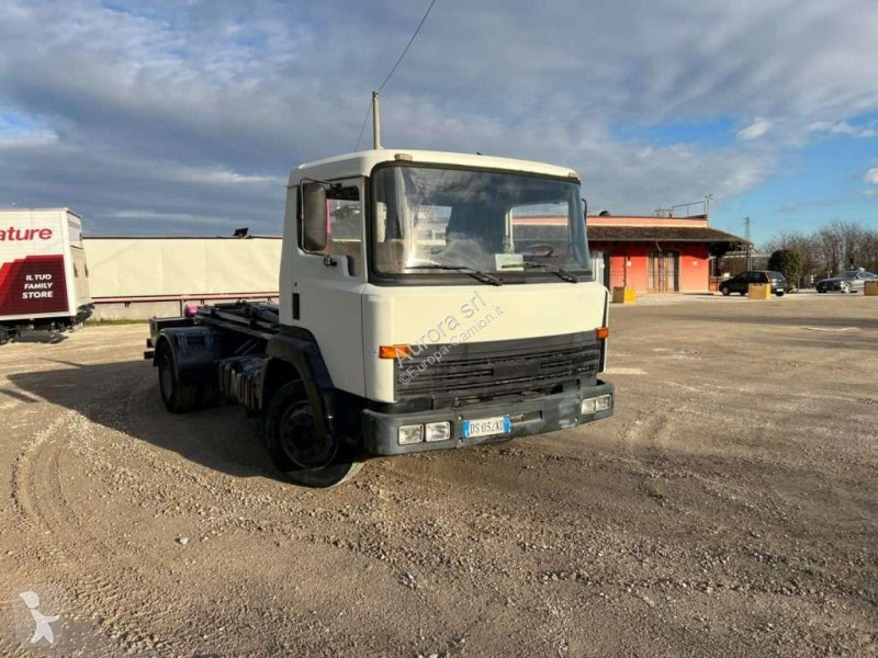 Camion Nissan 130/115 SCARRABILE