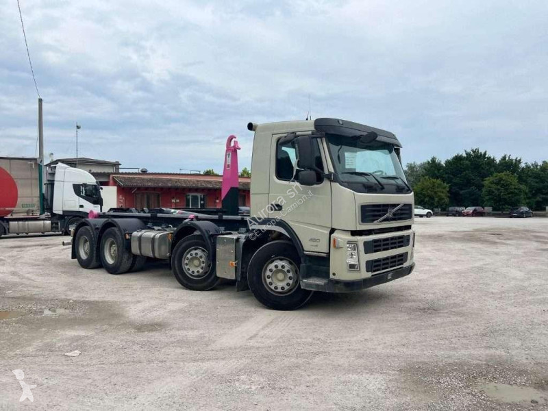 شاحنة Volvo FM480 SCARRABILE 8X4