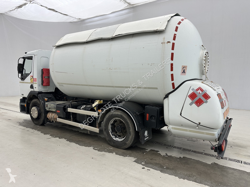 شاحنة Renault 270 DCi