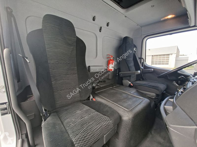 Kamión Mercedes 1218 ClassicSpace 2.30M 4x2...