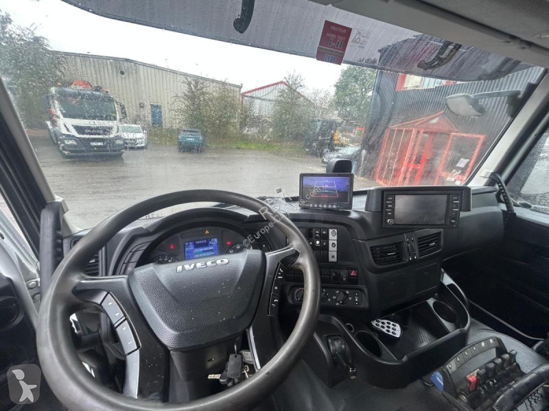 Iveco AD 190 S 33 K truck