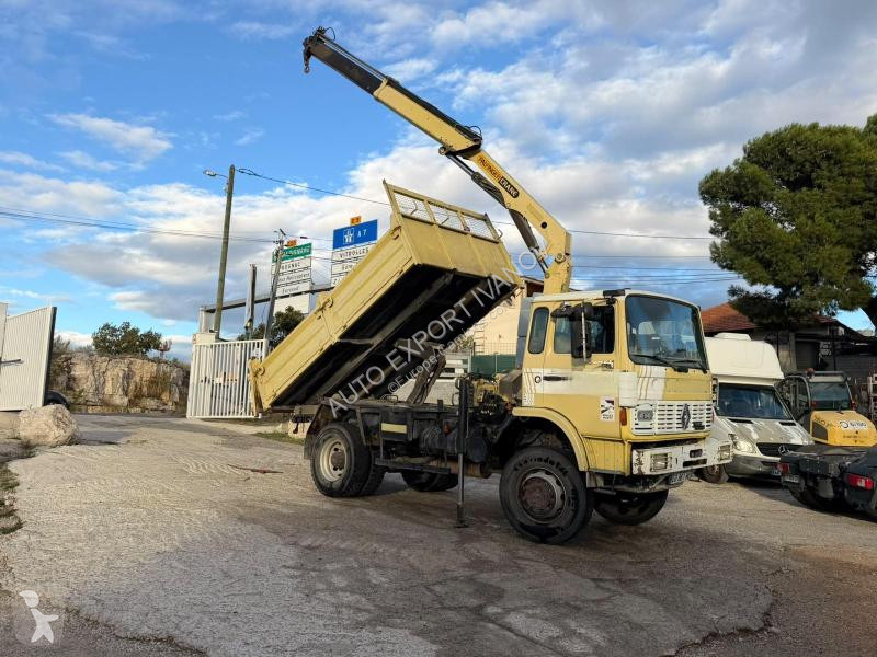 Renault  M210 grue truck