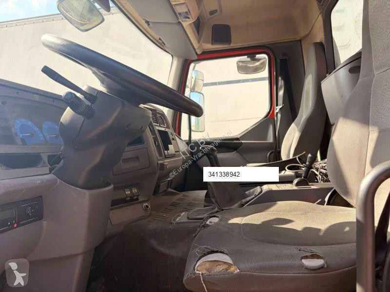 Renault 270 FASSI KRAAN + PALFINGER LAADKLEP truck