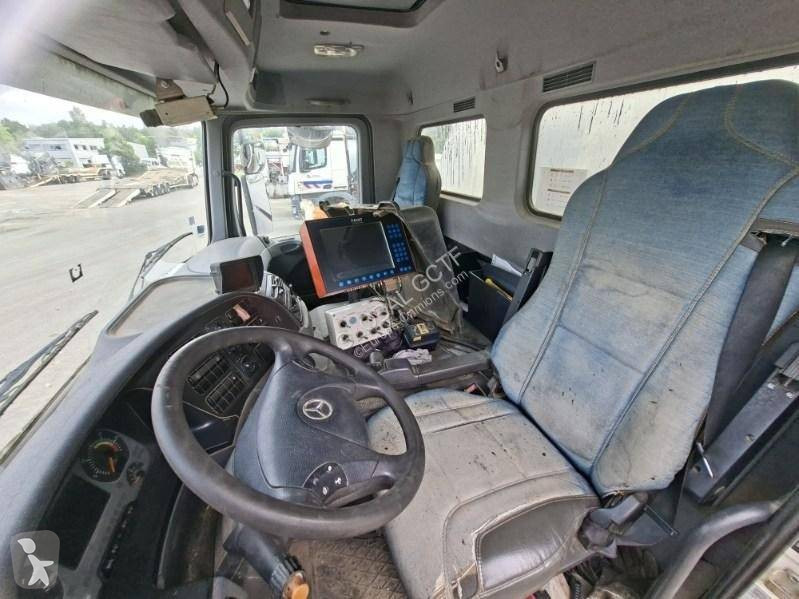 Lastbil Mercedes 2532