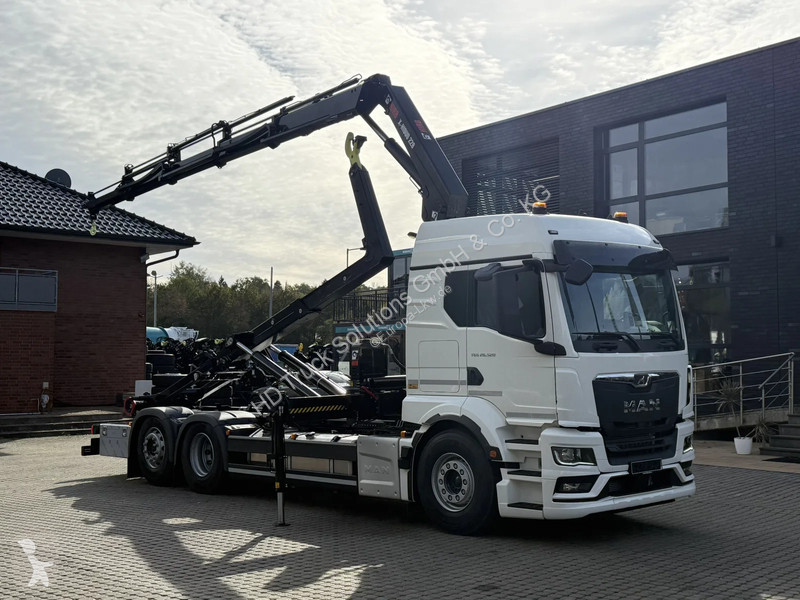 Camión MAN 26.520  26.520 LL 6x2 Hiab 228-4...