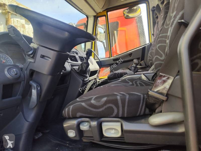 Kamion Iveco 120 E 28
