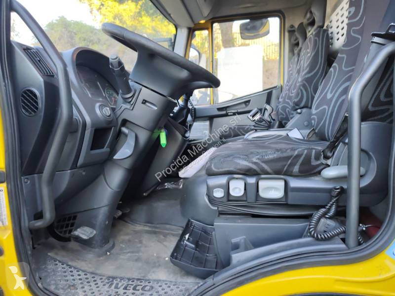 Kamion Iveco 120 E 28