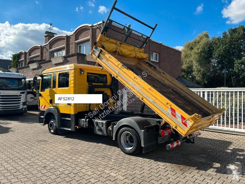 MAN 8.250 TGL truck