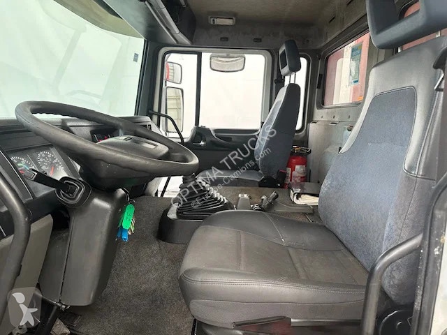 Volvo 220 / MANUAL / AIRCO truck