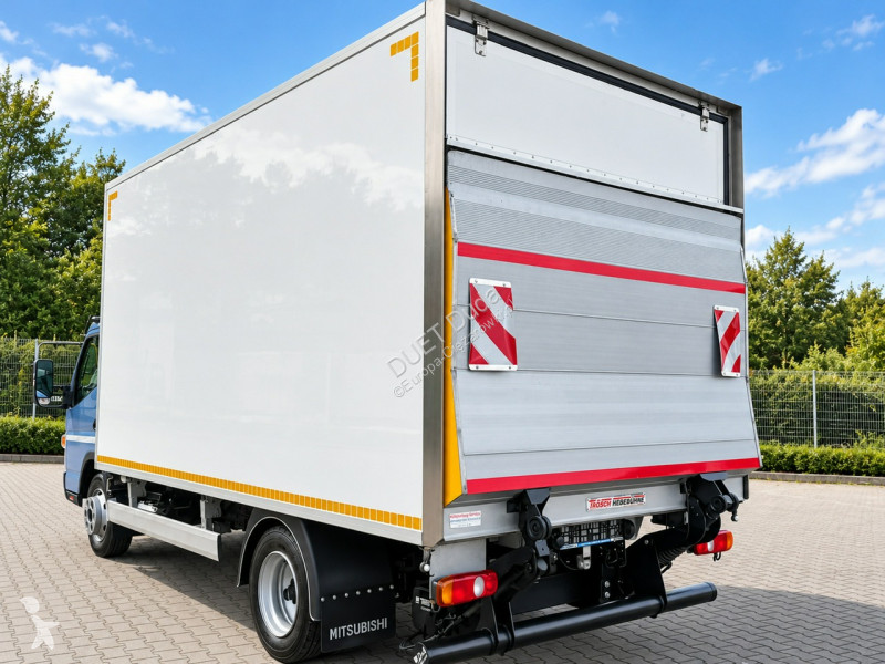 Kamion Mitsubishi 7C18 3.0/180 KM Chłodnia Mroźnia