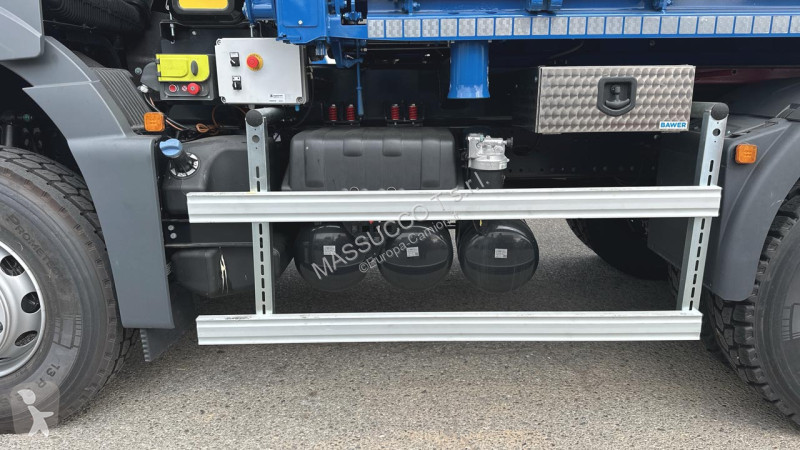 MAN TGS 33.520 6x4 truck