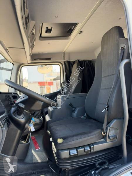 Mercedes 818 truck