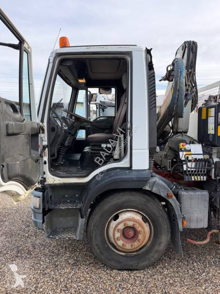 Iveco 150E18 truck
