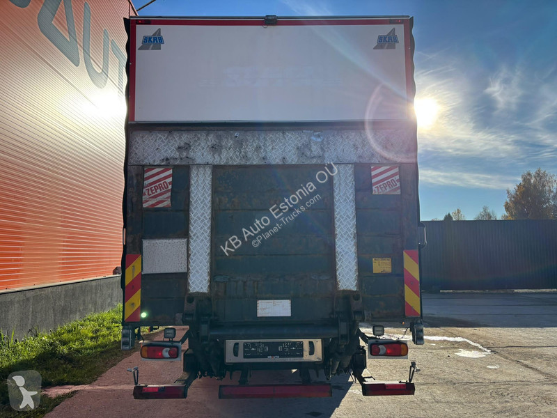 Volvo 240 4x2 BOX L=7694 mm truck