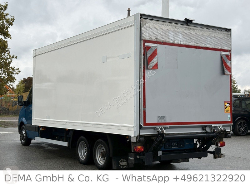 Mercedes 719...