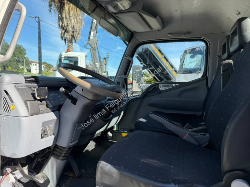 Teherautó Mitsubishi Fuso 5S13