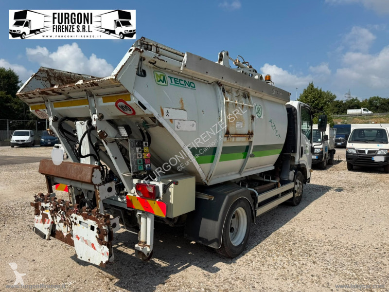 Kamion Isuzu 75 VASCA RIFIUTI - PALA E CARRELLO...
