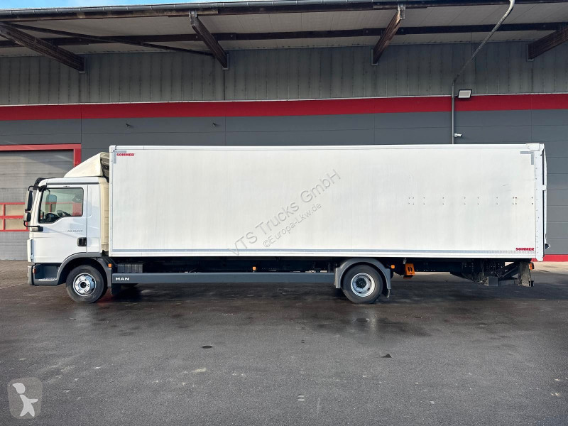 Kamion MAN 10.220 4x2 BL Koffer/LBW/EBA/LGS
