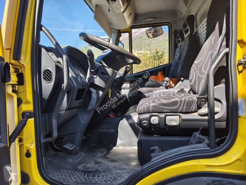 Kamion Iveco 120 E 28
