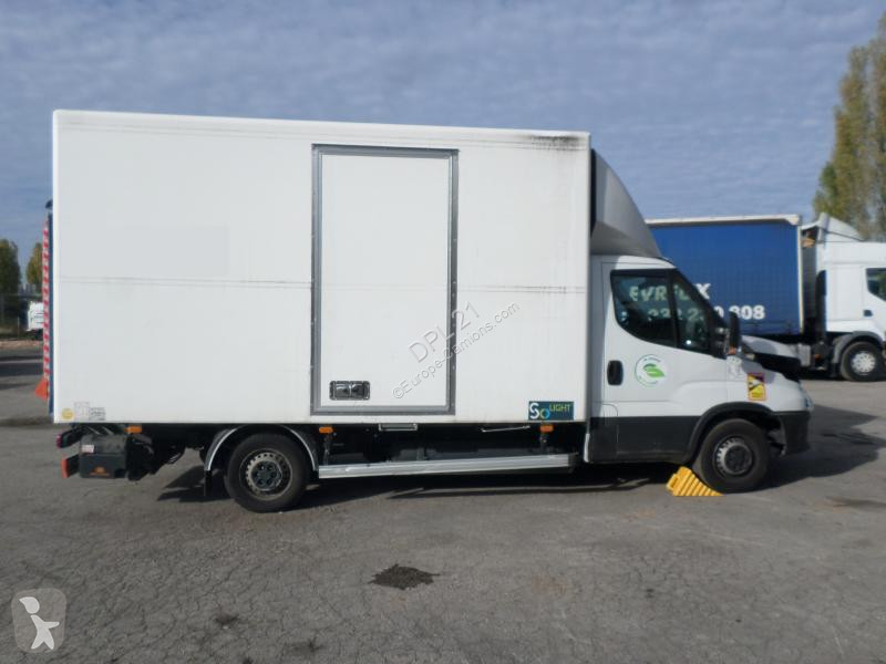 Kamion Iveco 35S14N
