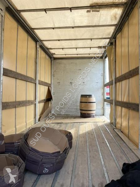 شاحنة DAF 220