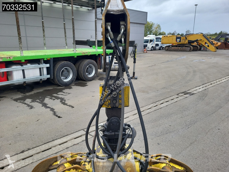 Kamion Mercedes 3358 6X4 TAJFUN LIV 190Z Crane...