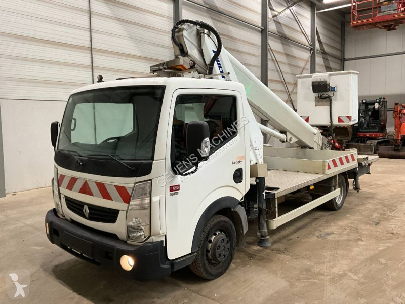 Kamion Renault 120 + multitel mt202